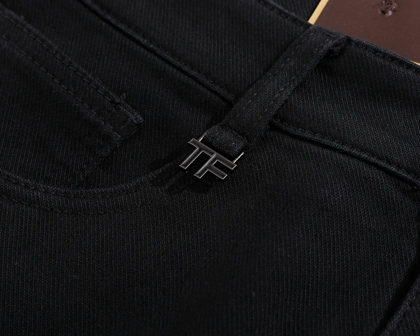 TOM FORD NO：66833 Size ：30 To 42 yarda